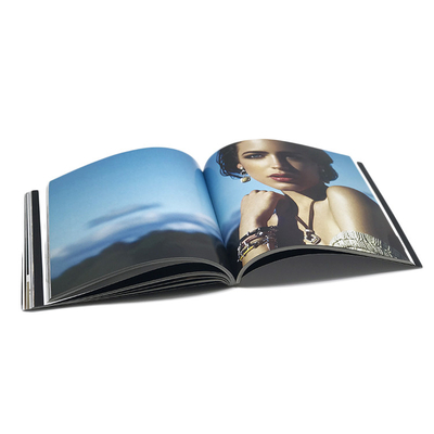 การพิมพ์นิตยสาร Pantone Color Glossy A3 A4 A5 หนังสือภาพสำหรับผู้ใหญ่