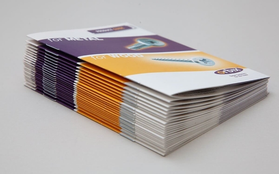 การพิมพ์โบรชัวร์แคตตาล็อก OEM ODM การพิมพ์หนังสือปกอ่อน