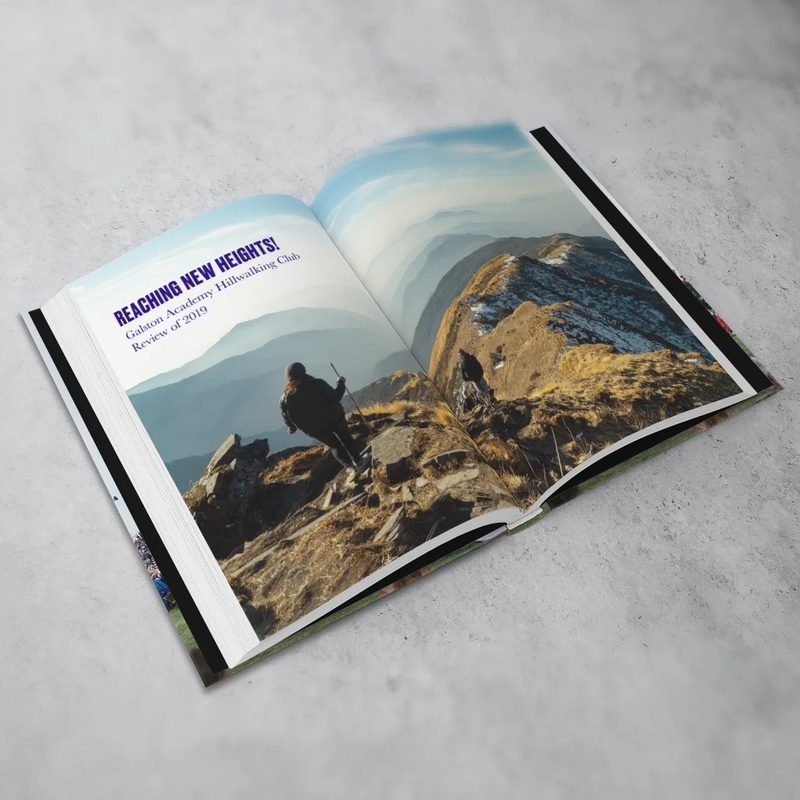 การพิมพ์หนังสือปกแข็งแบบกำหนดเองสีเต็มรูปแบบ 100gsm 120gsm 140gsm